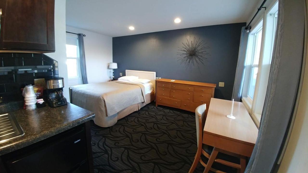 Motel 57 Sturgeon Bay Exteriör bild
